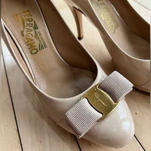 Salvatore Ferragamo, beige patten leather heel pump | size 7
